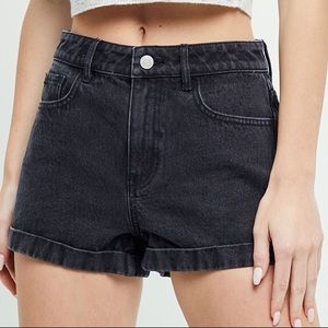 PacSun Mom Short in Washed Black